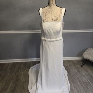 Elegant White Sleeveless Dress